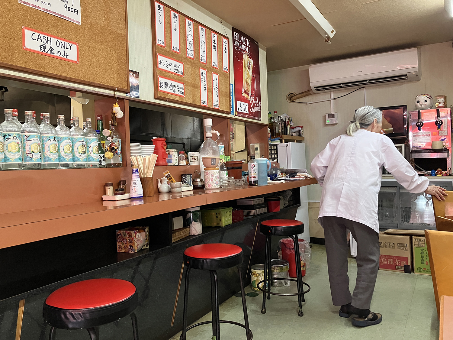 中華料理店名「紅華」の店内の画像1